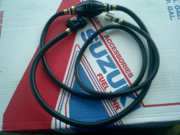 Suzuki Brandstofslang Compleet voor 25 liter tank DF9.9-140T/Z