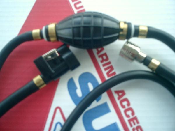 Suzuki Brandstofslang Compleet voor 25 liter tank DF9.9-140T/Z
