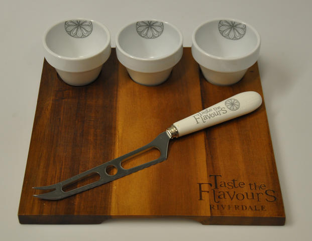 Riverdale Kaasplankje Party