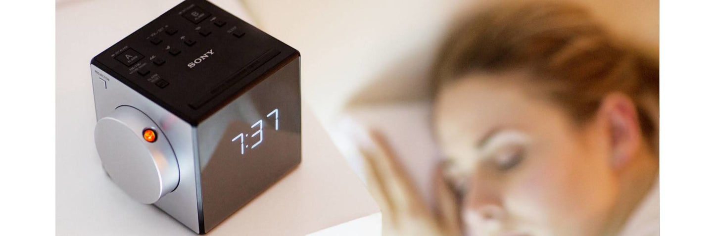 Sony ICFC1PJ met klok-projectie en USB Smartphone lader