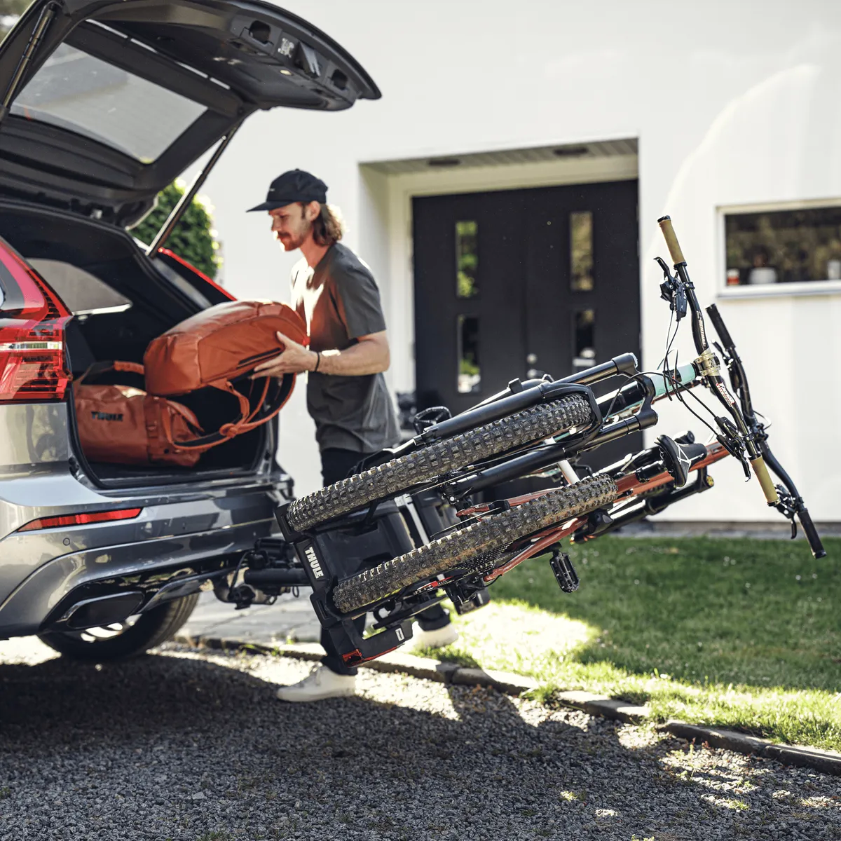 Thule EasyFold XT 2 933 fietsendrager voor 2 fietsen zwart met aluminium