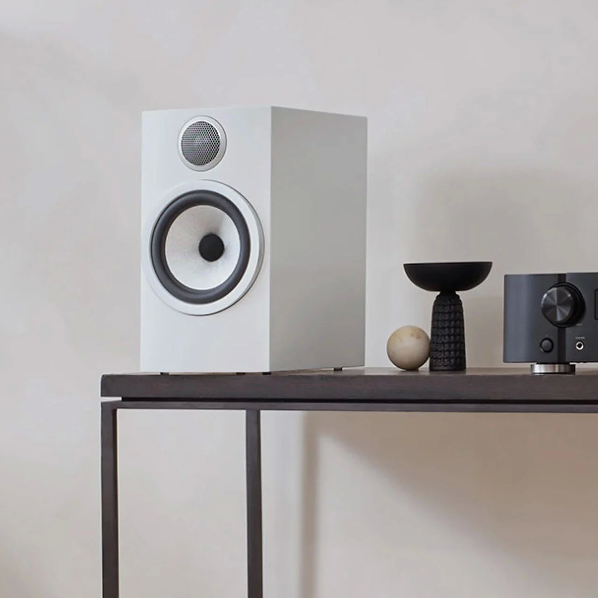 Bowers & Wilkins 706S3 wit