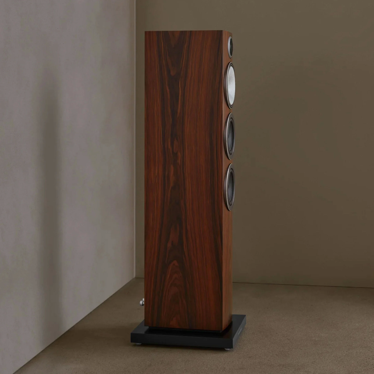 Bowers & Wilkins 704S3 mocca luidspreker vloerstaand model met 300,= inruilkorting