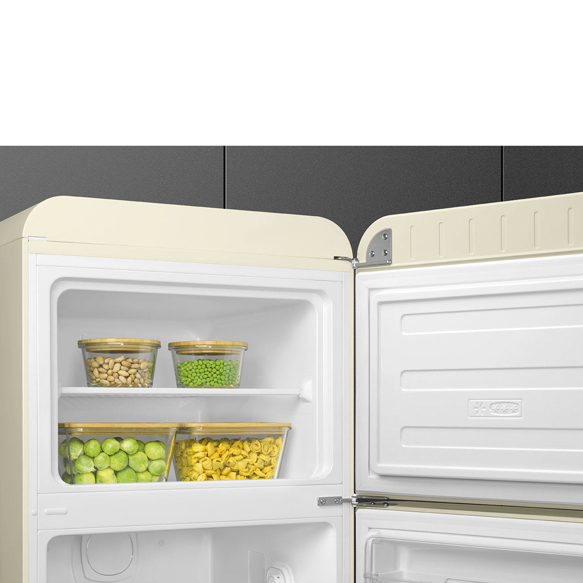 Smeg FAB30RCR5 Jaren 50 Model, deur draaiend naar rechts