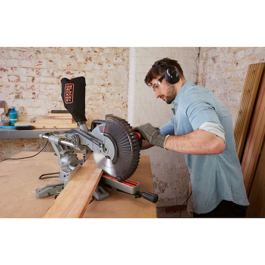 Black&Decker BES710-QS
