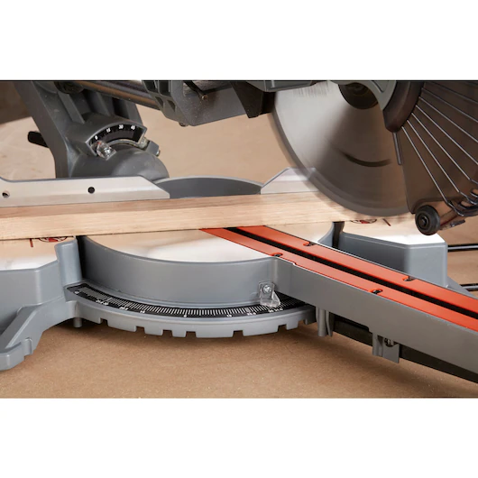 Black&Decker BES710-QS