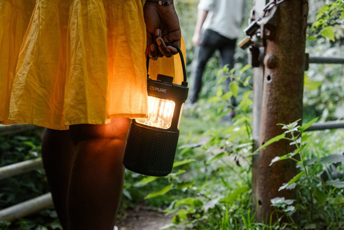 Pure Woodland Glow lantaarn met Bluetooth