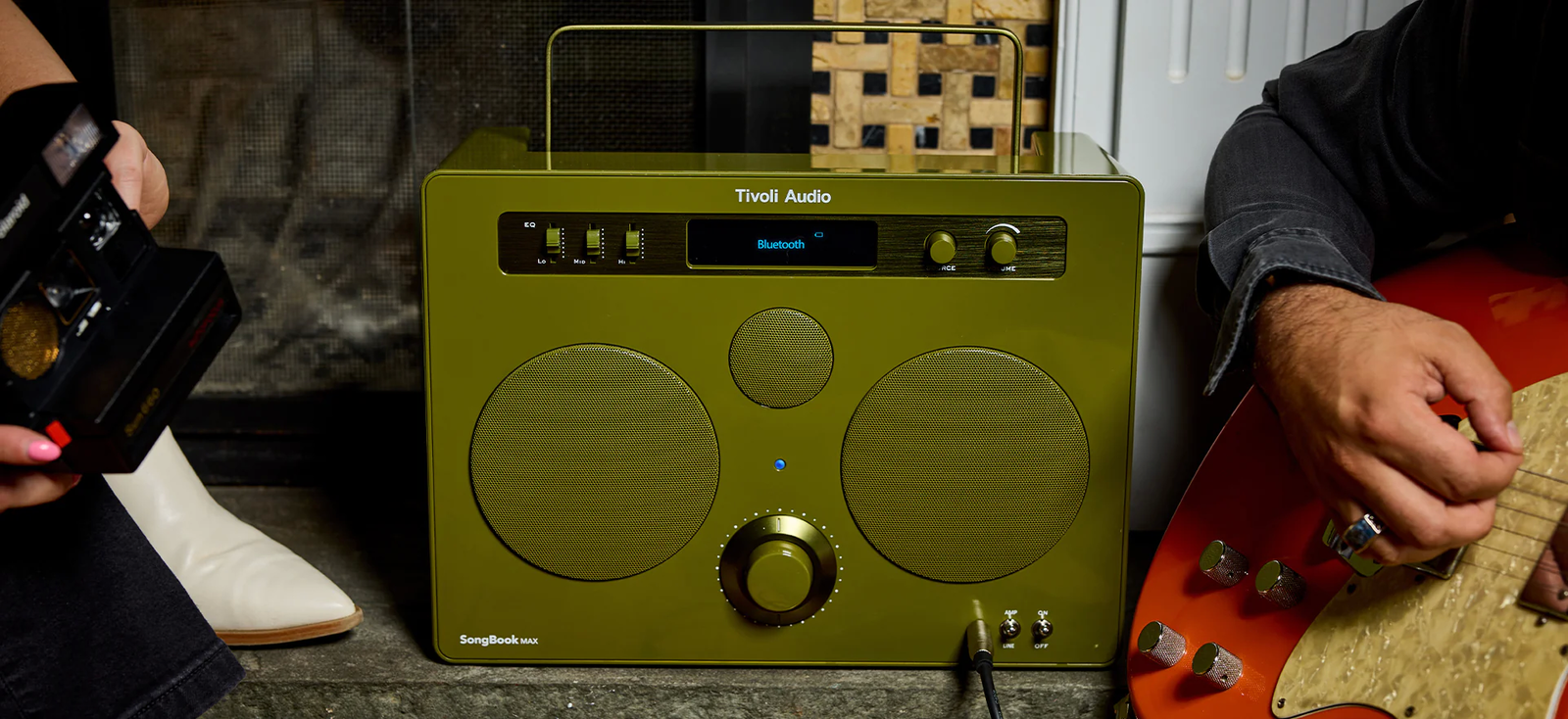 Tivoli Songbook Retro Look Bluetooth speaker met ingebouwde accu en line in
