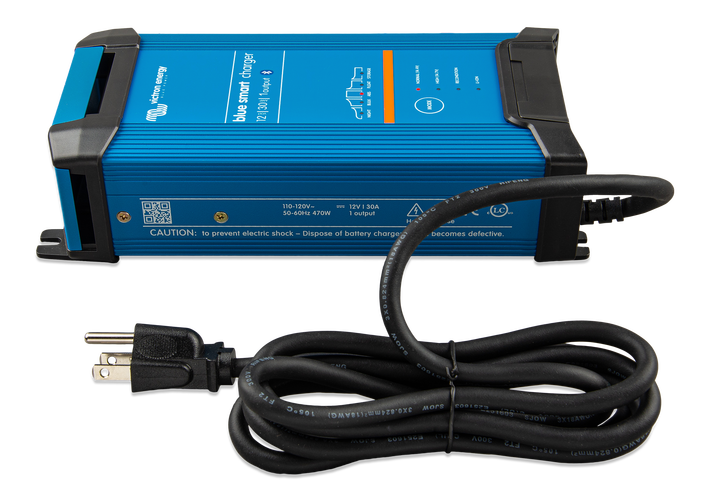 Victron Blue Smart IP22 12/30-3 compacte acculader met 3 uitgangen