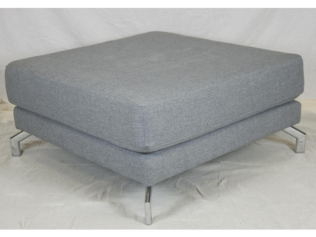Jones Capri hocker 90x90 met verchroomde poten