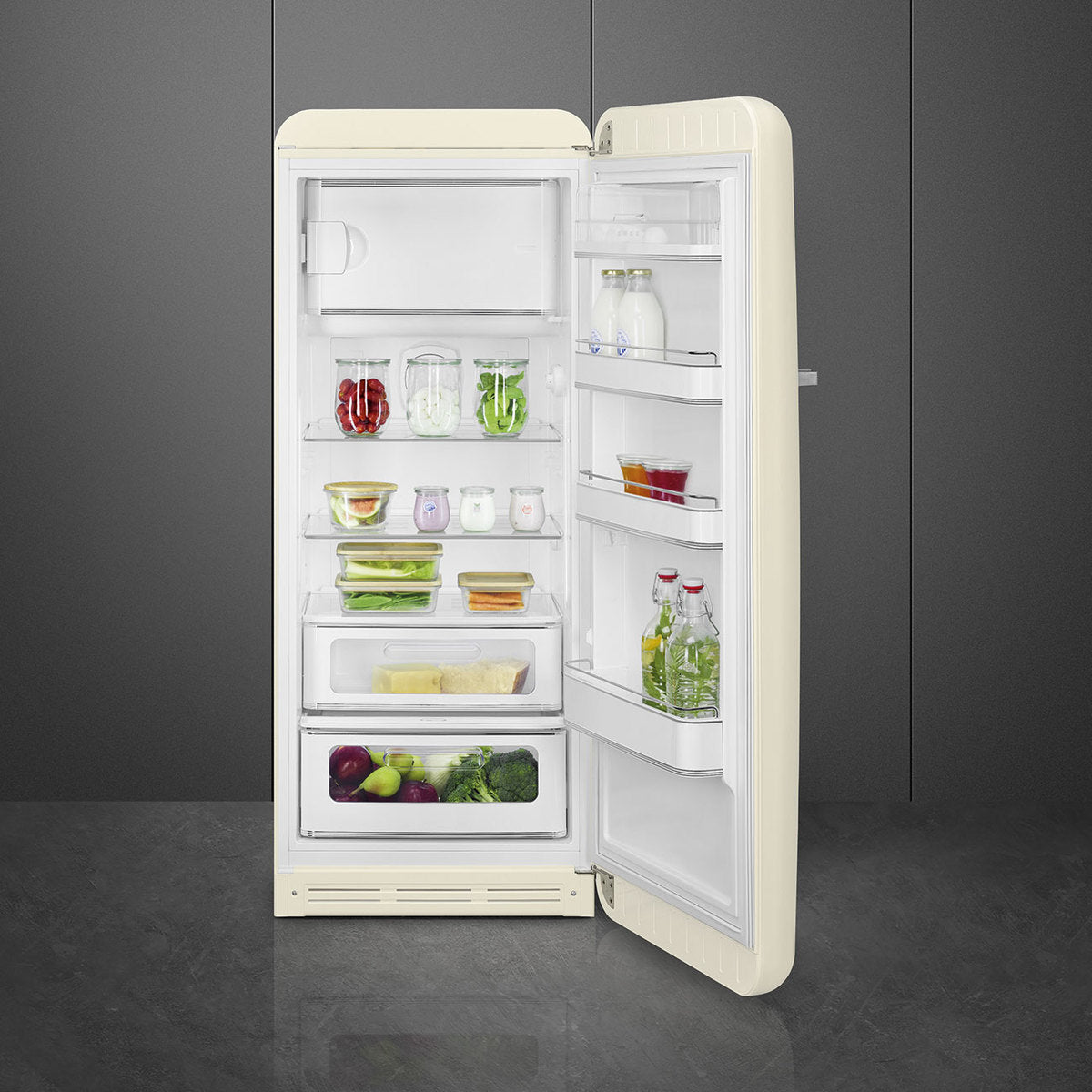 Smeg FAB28RCR5 Jaren 50 Model, deur draaiend naar rechts