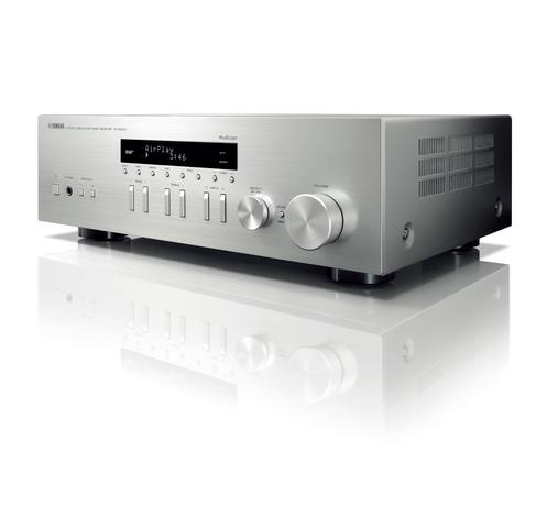 Yamaha RN303S ZILVER receiver met Hi-resolution playback via Network en MusicCast